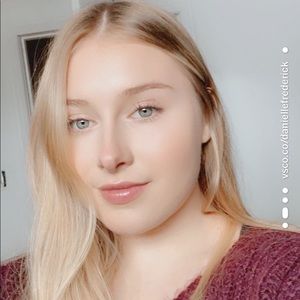 Meet your Posher, Danielle